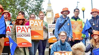 لمدة 9 أيام.. إضراب جديد للأطباء في إنجلترا